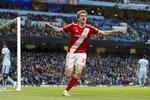 chok. Middlesbroughs Patrick Bamford har scoret til 1-0 mod Manchester City, som viste skuffende lidt mod det genstridige og flot kæmpende hold fra næstbedste række. 