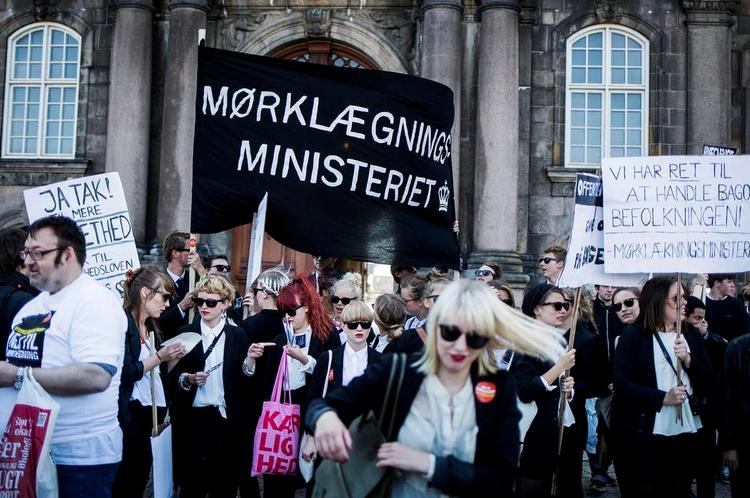 Tilbagerulning. DF, Enhedslisten og Liberal Alliance har fundet fælles fodslag på en række områder, der udfordrer de eksisterende politiske rammer. 