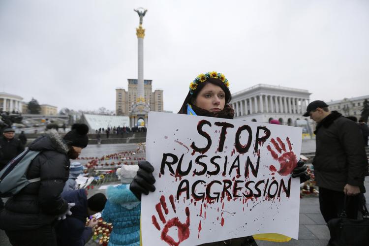 DEMONSTRATION. I Ukraines hovedstad Kijev protesterer borgere mod angrebet på Mariupol. 