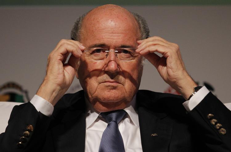 kampvalg. Fifa-præsident Sepp Blatter havde oprindeligt ikke tænkt sig at søge genvalg for femte gang, men den 78-årige ombestemte sig og er nu favorit til endnu en præsidentperiode i forbundet. 