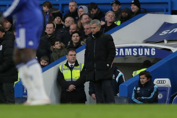 skændsel. José Mourinho brød sig ikke om, hvad han så sine Chelsea-spillere levere på banen mod Bradford fra den tredjebedste engelske række. 