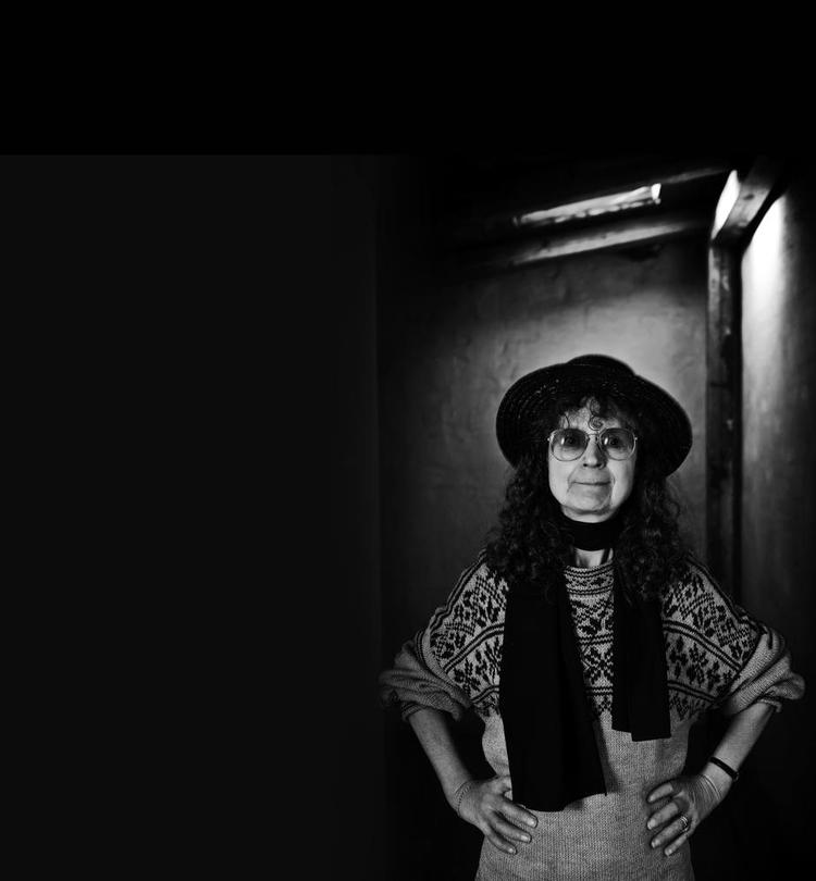 Niche. Marianne Larsen har skabt sin helt egen plads i dansk poesi. Kig endelig forbi. 