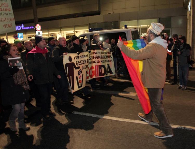 Pegida. I Tyskland trækker den islamkritiske bevægelse stadig mange mennesker til demonstrationer. I Danmark kniber det med at finde deltagere til gåturene om mandagen. 