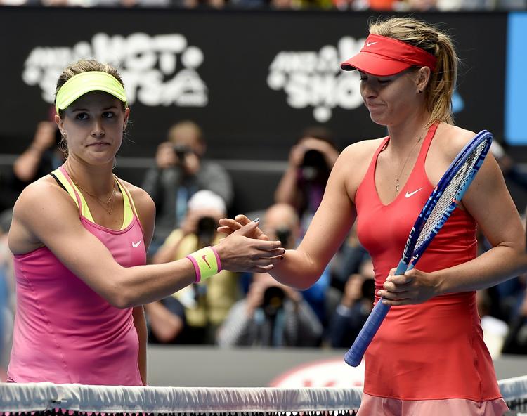 Favoritsejr. Maria Sharapova er seedet to'er i Melbourne. Hun havde ikke de store problemer med at slå syvendeseedede Eugenie Bouchard i to sæt. 
