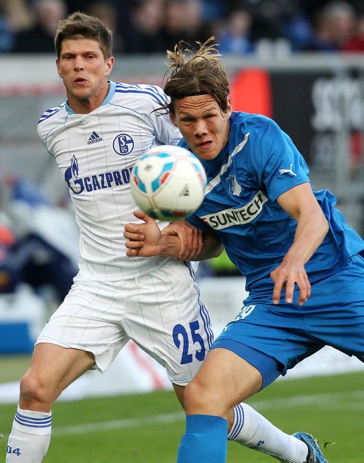 Væk. Jannik Vestergaard (th) ser ud til at skifte Hoffenheim ud med Bremen. Det betyder farvel til matcher, hvor der er europæiske pladser på spil, og goddag til nedrykningsdramaer i Bundesligaens kælder. 