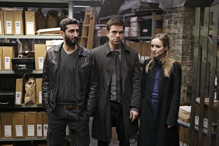 Birolle. Skuespillere med ikke-vestlig baggrund har svært ved at få hovedroller i danske spillefilm. Biroller som for eksempel Fares Fares rolle i 'Kvinden i buret' og 'Fasandræberne' er dog noget nemmere at få. 