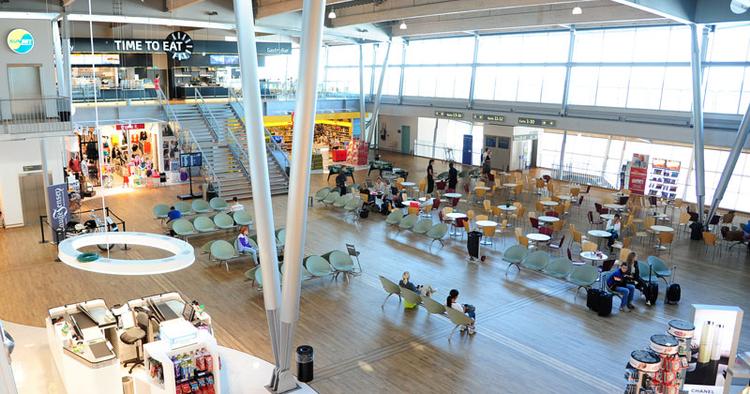 Afgang. Billund Lufthavn kan se frem til at tage imod flere tyske passagerer, hvis forslag om bustransport til den danske lufthavn fra Tyskland bliver til virkelighed. 