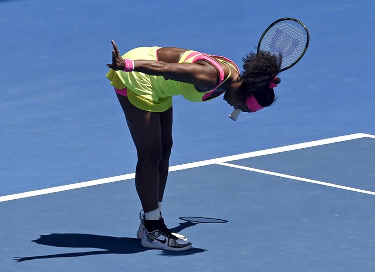 buk og tak. Serena Williams spillede sig for første gang i fem år i semifinalen ved Australian Open. 