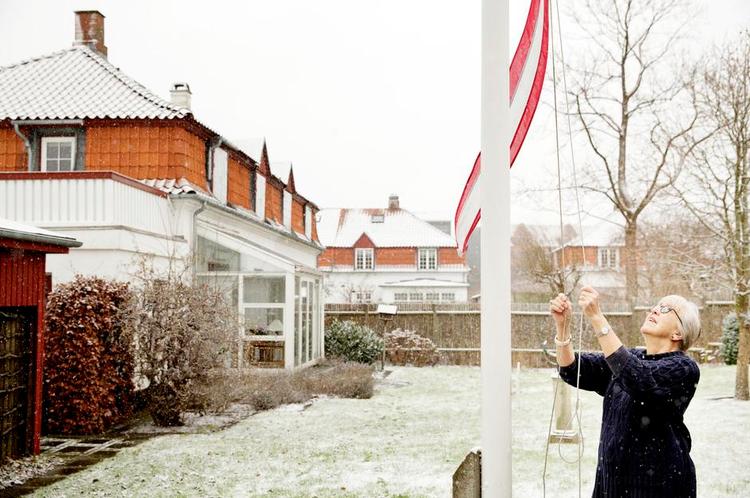 Forundret. Grundværdien af 75-årige Kirsten Eges halve villa på Frederiksberg blev fordoblet med ét slag i 2011. I yderste konsekvens er hun tvunget til at sælge. 