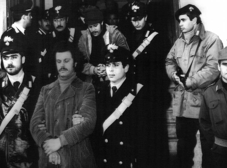 Mafia. To uidentificerede medlemmer af Ndrangheta bliver eskorteret af politiet i Reggio Calabria i Syditalien i 1981. 