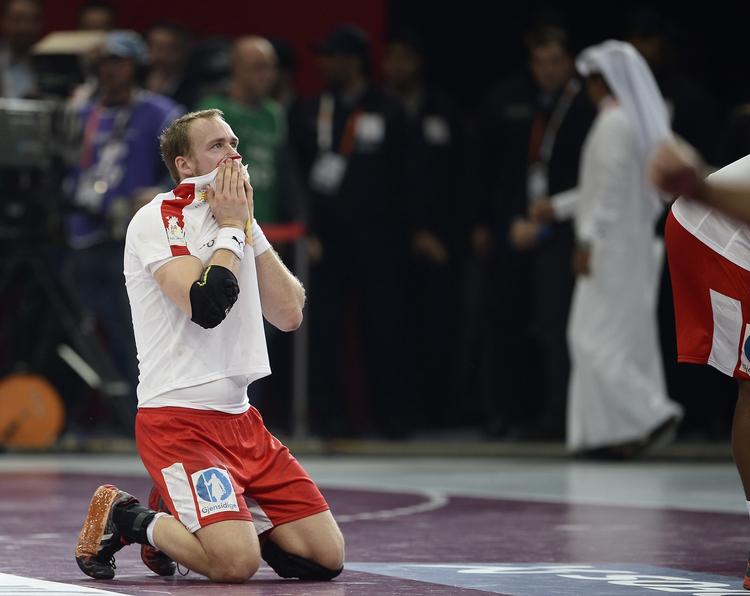 ARGHHHHHHH. To sekunder før tid scorede Spanien sejrsmålet i VM-kvartfinalen, der sender Henrik Toft Hansen og danskerne ud i kampene om 5.-8.-pladsen ved VM. 