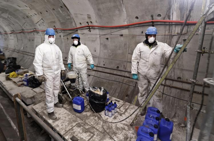 Metro. Det var i en mail af 20. maj 2014 fra en af Metroselskabets underleverandører, Copenhagen Metro Team (CMT), at det blev nævnt for første gang, at man havde målt vinylklorid. 