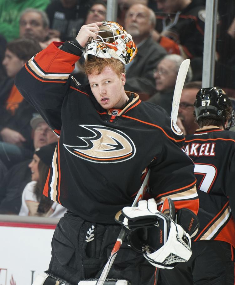 sikker. Frederik Andersen har udviklet sig til en sikker sidste skanse for Anaheim, der overraskende topper på flere parametre i NHL. Men det kostede, at danskeren blev sparet fredag. 