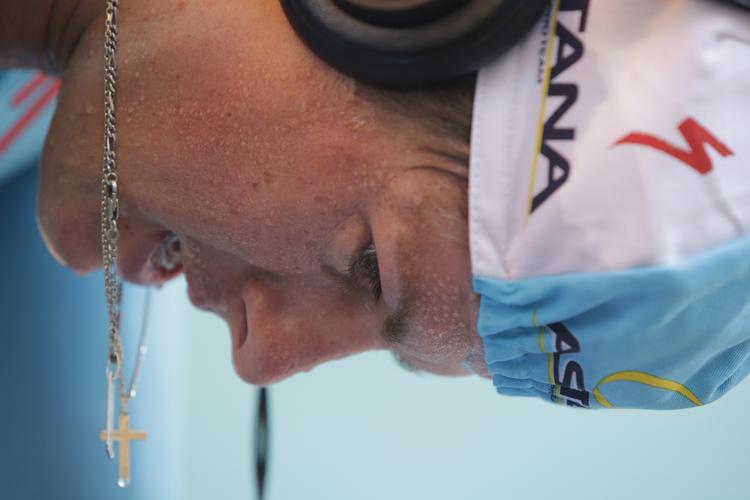 presset. Jakob Fuglsang har fået en noget tumultarisk åbning på sæsonen. 