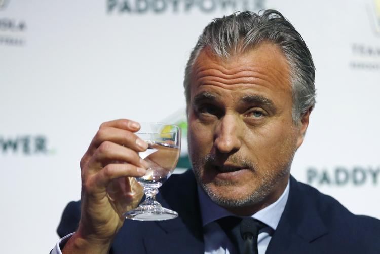 kampvalg. Den tidligere topspiller, David Ginola, lancerede sit kandidatur til præsidentposten i Fifa på et pressemøde fredag. 