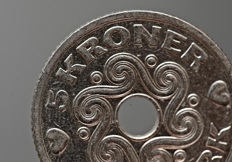 minusdage. Nationalbanken meddelte torsdag, at den for tredje gang på under en uge sænker renten, så den nu er i minus. 