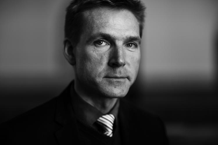 Udenfor. »Kan vi få flyttet de andre partier så markant i vores retning, at det er i regering, indflydelsen er størst, så kommer vi noget i tvivl, om vi kan det« udtaler Kristian Thulesen Dahl 