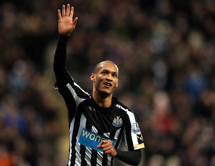 3-0. Newcastle Uniteds Yoan Gouffran kom på banen og sendte opgøret mod Hull i seng med 3-0-scoringen. 