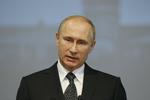 MØDE. Putin var blandt de tre ledere, der har drøftet situationen over telefonen. 