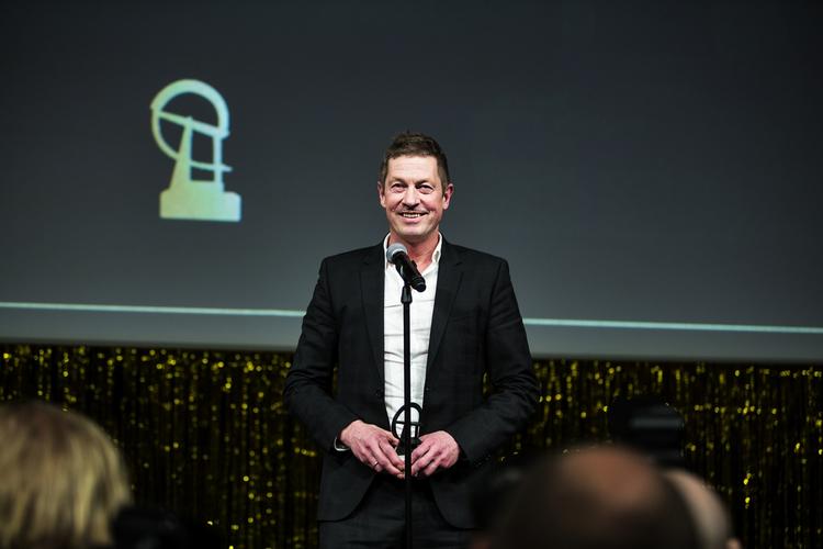 OVERRASKELSE. Henrik Birch vandt foran prominente navne som Nikolaj Lie Kaas, Mikael Persbrandt og Morten Grunwald. 