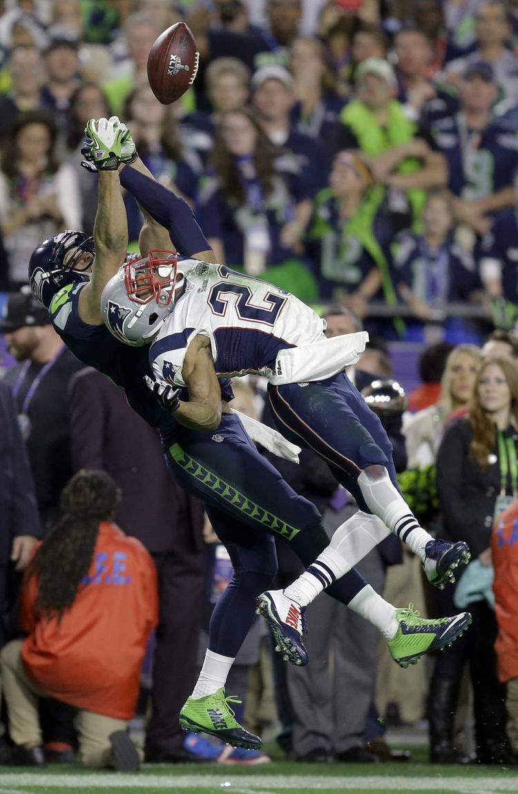 SUPERBOWL. Jermaine Kearse (nr. 15) og Seattle Seahawks smed kampen i sidste minut, så New England Pariots vandt NFL Super Bowl. 