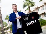 KØBT. Det stod for flere dage sidenklart, at Esbjerg ville sælge Martin Pusic, men først efter flere dages hektisk aktivitet i Portugal blev FC Midtjylland bekræftet som køberen. 