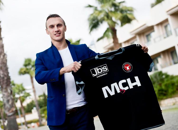 KØBT. Det stod for flere dage sidenklart, at Esbjerg ville sælge Martin Pusic, men først efter flere dages hektisk aktivitet i Portugal blev FC Midtjylland bekræftet som køberen. 