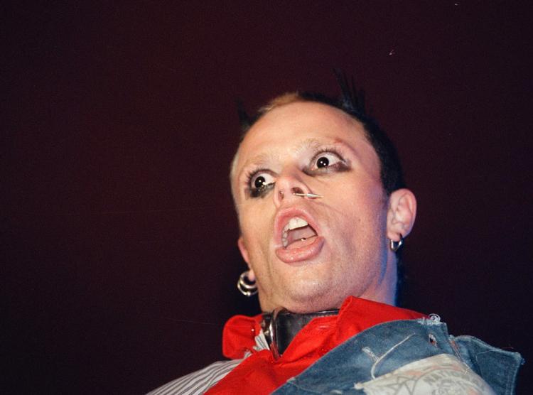 Tungt. Frontmand Keith Flint fra Prodigy er klar til at give publikum et nostalgisk punk-sus fra halvfemserne. 