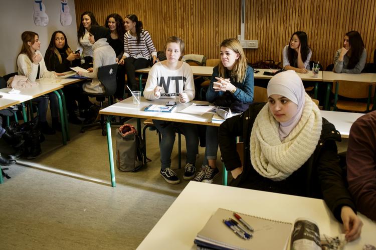 HF. Her på HF-Centret Efterslægten var mere end hver femte ikke kommet ind, hvis de skulle have et snit på over 4 i dansk og matematik. 