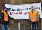 protest. Omkring 50 ansatte fra Københavns Lufthavn modtog Ryanairs kommercielle direktør, David O’Brien, med protester, da han besøgte Kastrup i sidste uge for at gøre reklame for flyselskabets kommende afgange fra lufthavnen. 