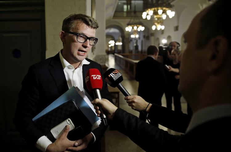 Næse De borgerlige partier finder ingen anledning til at kritisere Troels Lund Poulsen (V) for skattesagen 