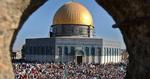 Klippemoskeen. Guldkuplen tårner sig frem på klippemoskeen i Jerusalem. 