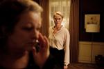 Udvikling. Trine Dyrholm og Kirsten Lehfeldt i DRs dramaserie 'Arvingerne', der har givet ideen til to dokumentarudsendelser. 