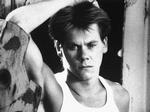 Firsermums. Mange piger drømte utvivlsomt om et stykke med Bacon, da 'Footloose' havde premiere i 1984. 
