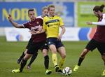1-2. 16-åige Nikolaj Laursen var med fra start, da Brøndy i går tabte 2-1 til Örebro. 