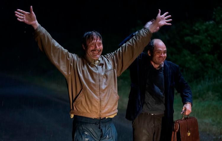 Hurra. Mads Mikkelsen og David Dencik spiller hovedrollerne i 'Mænd &amp; Høns'. 