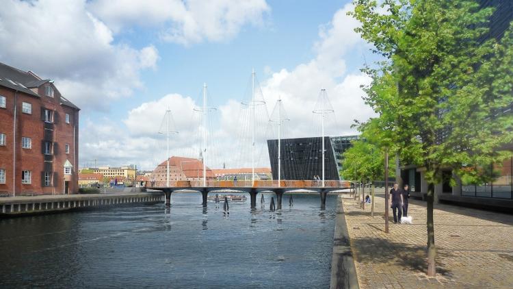 UTRADITIONEL. Olafur Eliassons bro på Christianshavn skal ifølge planen bestå af fem sammenhængende, cirkelformede plader, der kan vride sig og åbne kanalen op for sejlere. På hver af de cirkelformede plader er placeret en 'mast' som reference til de maritime omgivelser. 
