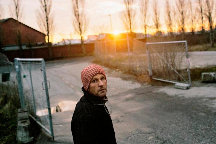 Vanviddet. Anders Thomas Jensen er vild med at udforske den galopperende galskab, han mener findes i alle familier. 