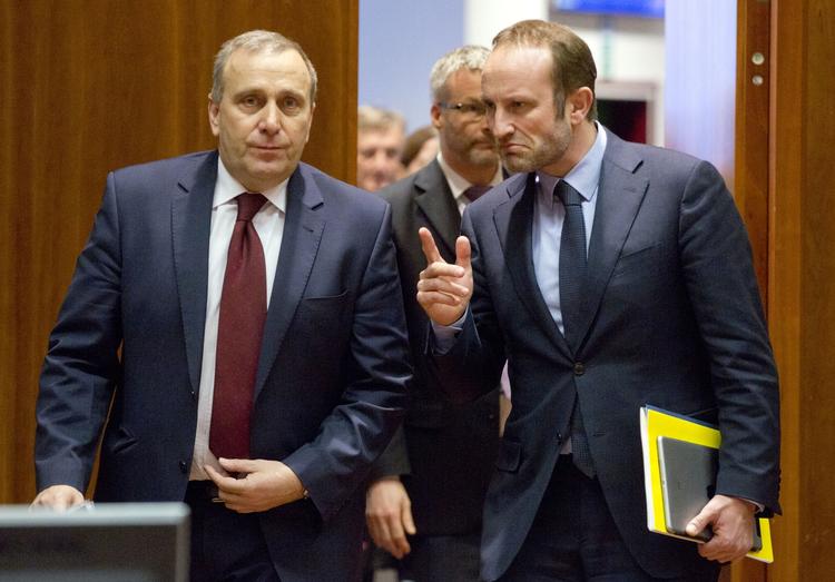SANKTIONER. Udenrigsminister Martin Lidegaard ses her med den polske udenrigsminister, Grzegorz Schetyna, til et EU-møde, efter at kampene mellem Ukraine og Rusland er taget til. 