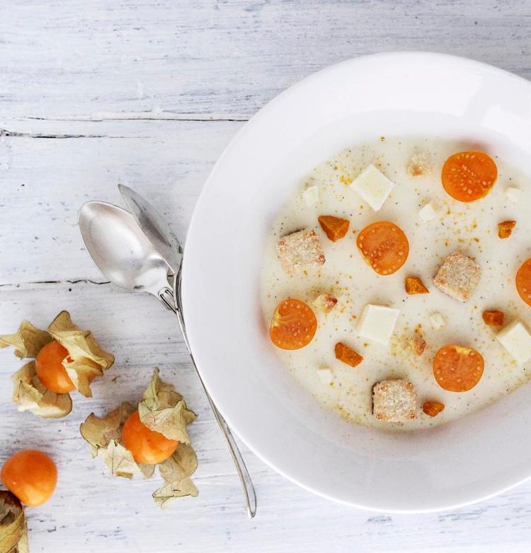 Syrligfed. Skyr og citron tilfører den ellers fede flødedessert friskhed og syre. 