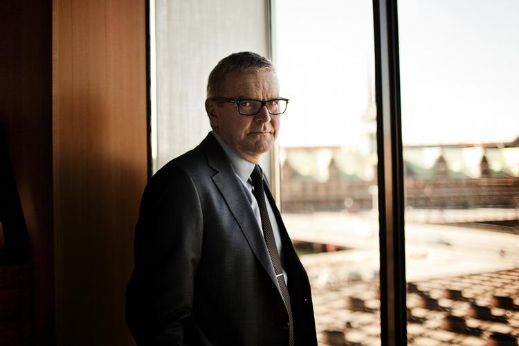 Forsvar. Nationalbankens direktør, Lars Rohde, vil forsvare kronen. Det siger han efter endnu en rentesænkning. 