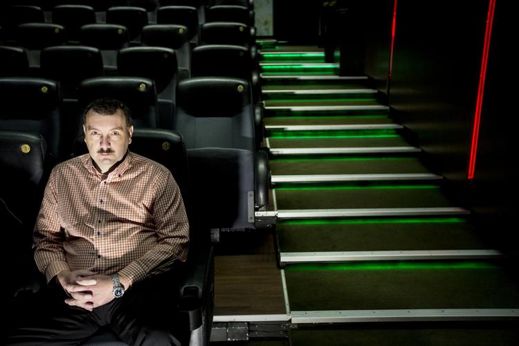 Undren. Flemming Grothen undrer sig voer, hvorfor alle fem hovedpersoner i Anders Thomas Jensens nye film har læbe-ganespalte. 
