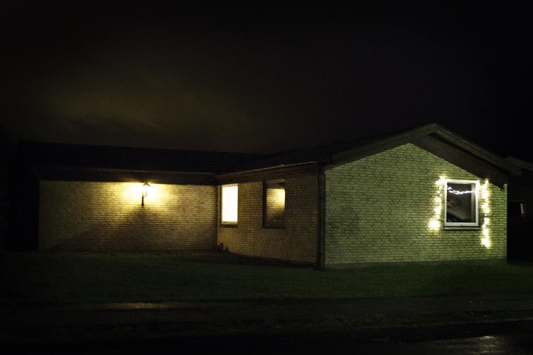 anderledes. Boligmarkedet plejer at gå i stå i vintermånederne, men sådan har det ikke været i år, hvor boligerne også er blevet handlet til lidt højere priser. 