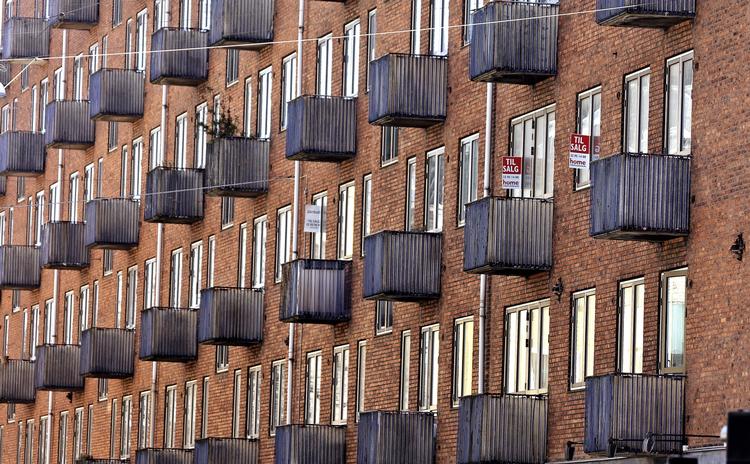 renteafsmitning. Det er Nationalbankens massive rentefald over de seneste uger, der er baggrunden for, at Nykredit nu går ud med det første fastforrentede 1,5 procents-lån i Danmark. 