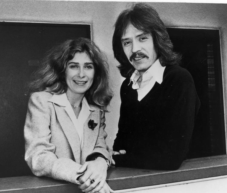Intsuktør John Carpenter sammen med manuskriptforfatter og producer Debra Hill. Sammen lavede de 'Halloween', 'Escape from L.A.' og 'The Fog'. 