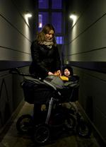 vaccine. Astrid Bradtbjerg er mindre bange for børnesygdomme, som hun selv har haft, end hun er for vaccinen imod dem. Hendes søn skal ikke have noget MFR-stik. 