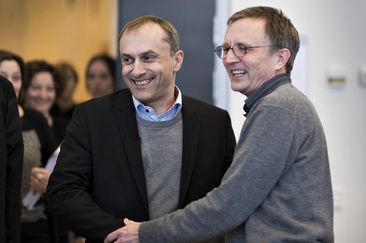 strejke. Selv om begge parter stadig har alt at tabe på en konflikt, er det desperationens logik, som præger forhandlingerne. 