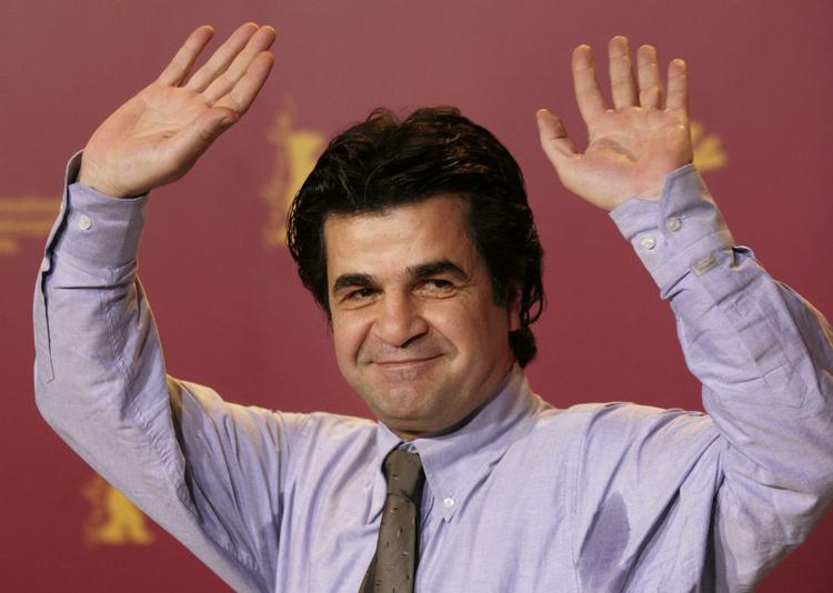 Kritiker. Jafar Panahi har vundet adskillige priser for sine film, der ofte er kritiske overfor præstestyret i Iran. 