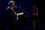 Eskalering. Indslagene bedre og bedre som aftenen gik til 'Poetry &amp; Sound' og viste, hvor stærkt og forskelligt lyrik og lyd kan fungere, i et register fra oplæsning til sang. 