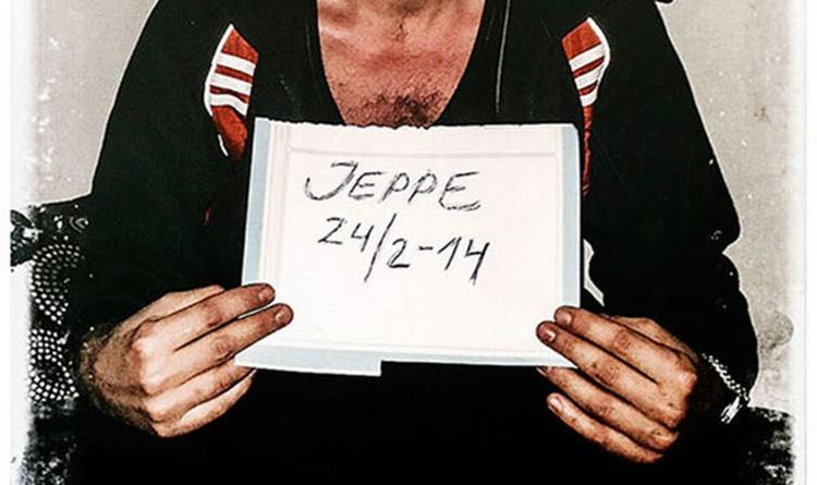 Genmæle. Det vi havde udsigt til, var nogle hætteklædte terrorister med våben, en betonvæg og et familiemedlem i opløsning, skriver bror til Jeppe Nybroe, Jacob Nybroe, i Politiken. 